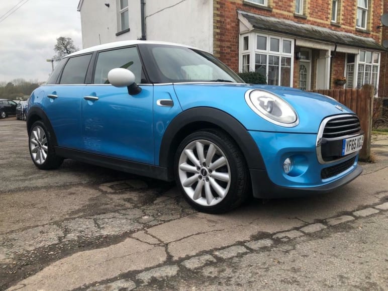 MINI HATCHBACK