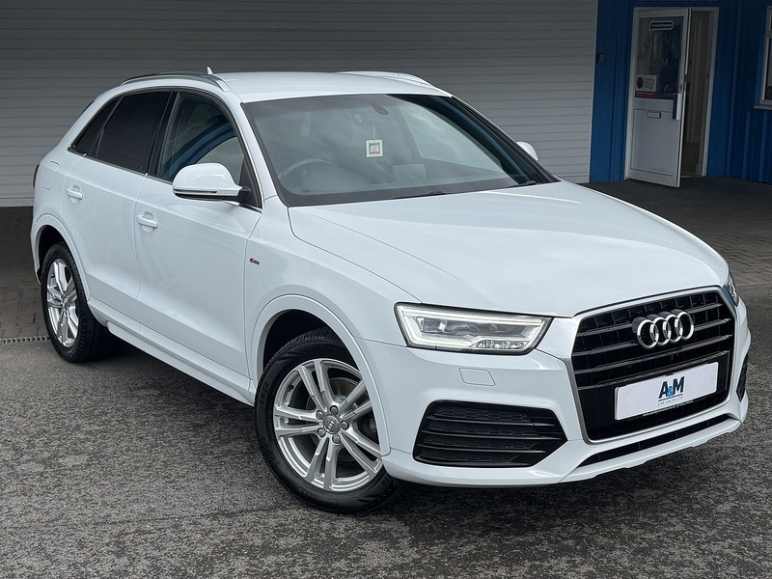 AUDI Q3