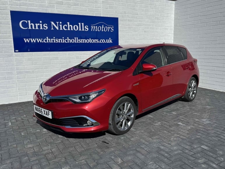 TOYOTA AURIS