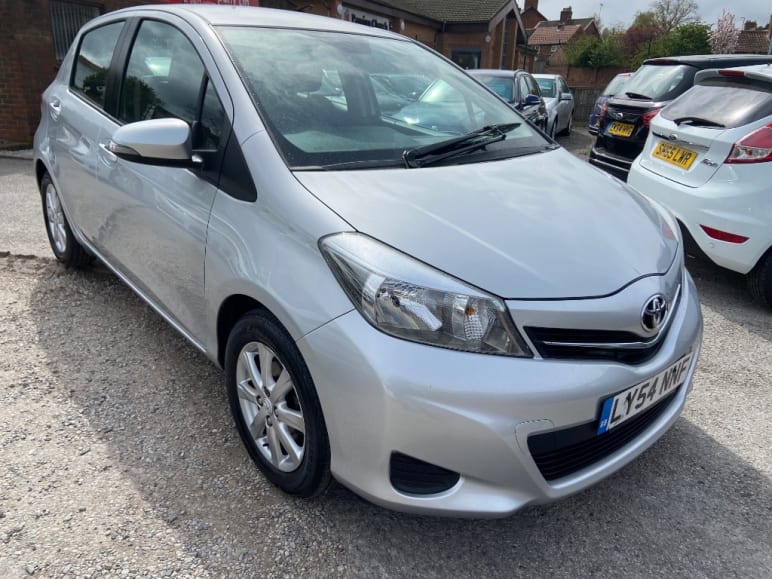 TOYOTA YARIS