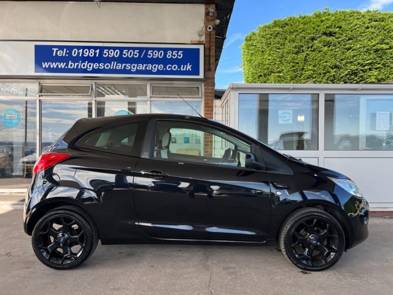 1.2 Zetec Black Edition Hatchback 3dr Petrol Manua