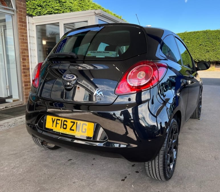1.2 Zetec Black Edition Hatchback 3dr Petrol Manua