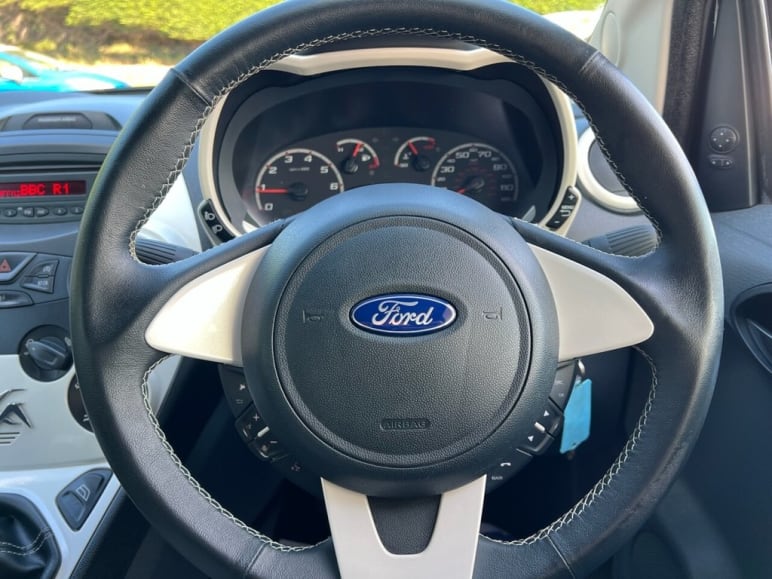1.2 Zetec Black Edition Hatchback 3dr Petrol Manua