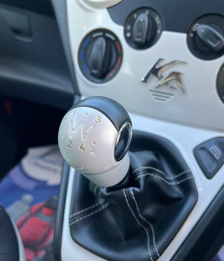 1.2 Zetec Black Edition Hatchback 3dr Petrol Manua