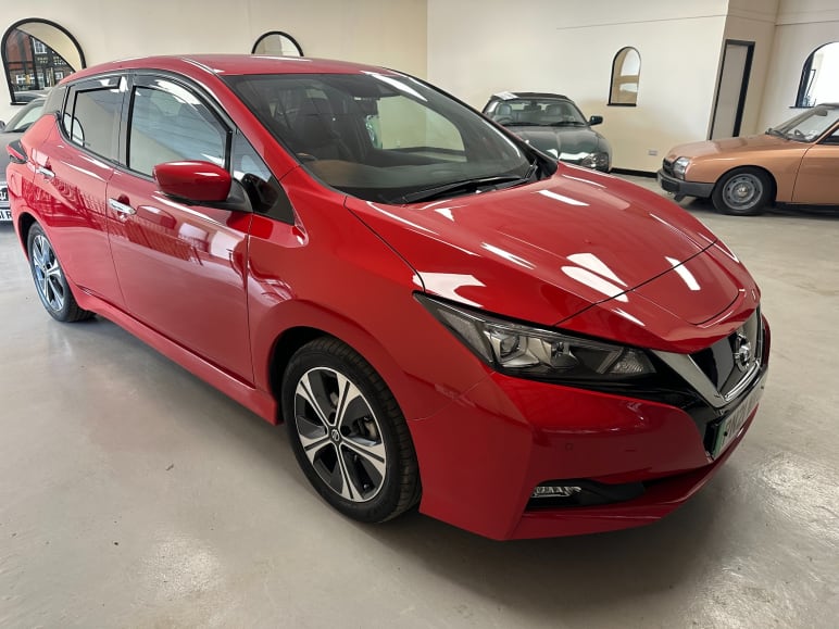 NISSAN LEAF