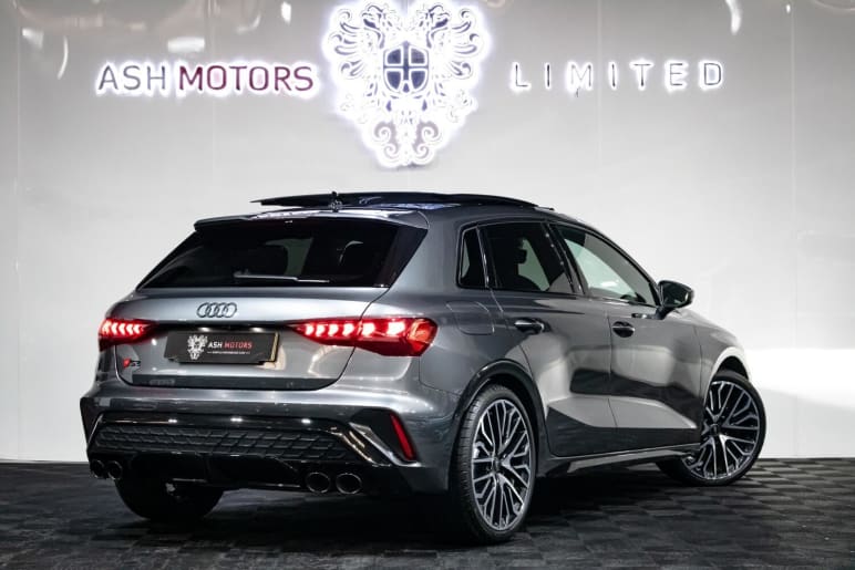2.0 TFSI Black Edition