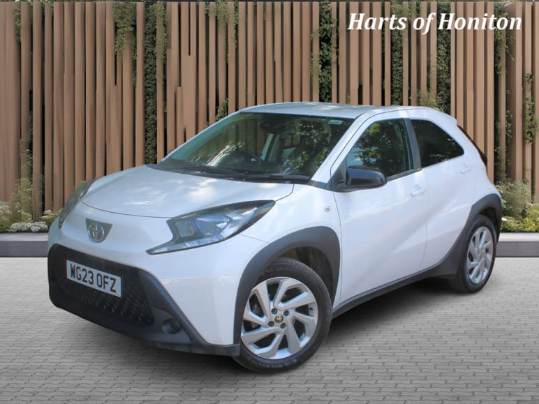 TOYOTA AYGO X