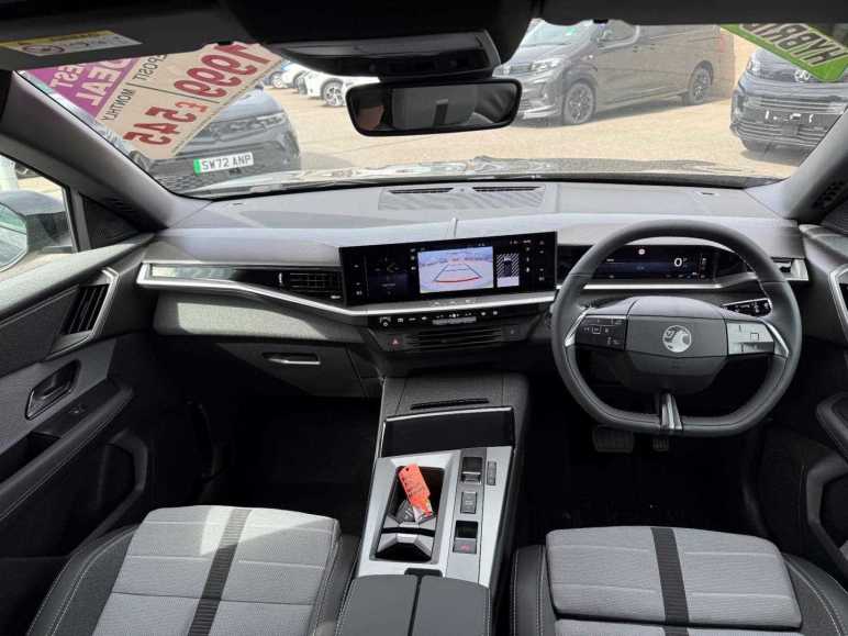 1.2 Hybrid [136] GS 5dr e-DCT6