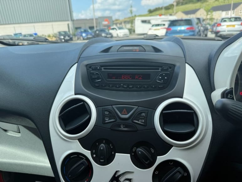1.2 Zetec Black Edition Hatchback 3dr Petrol Manua