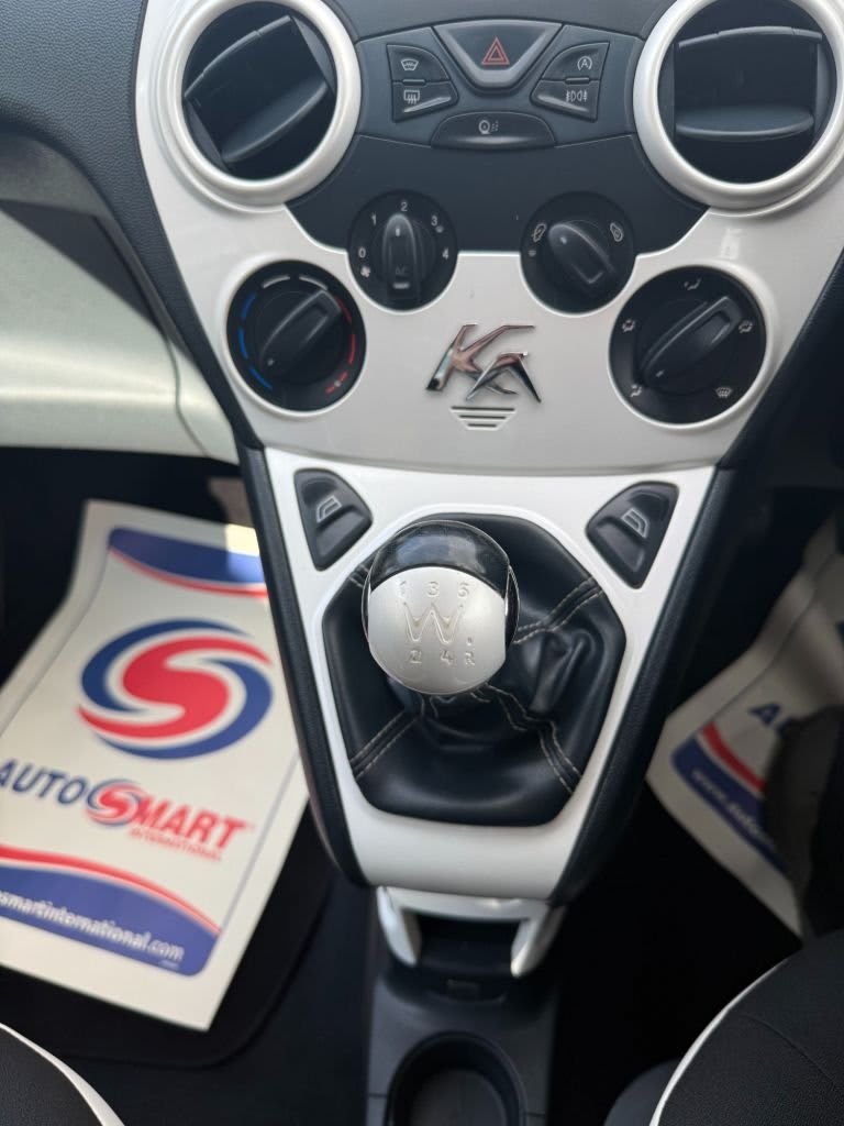 1.2 Zetec Black Edition Hatchback 3dr Petrol Manua