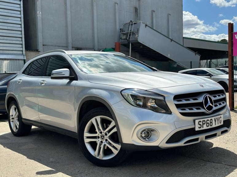 MERCEDES-BENZ GLA