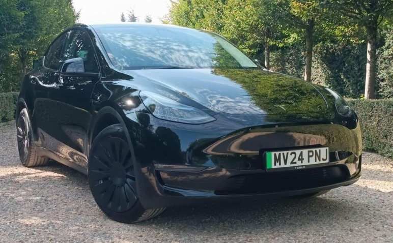 TESLA MODEL Y