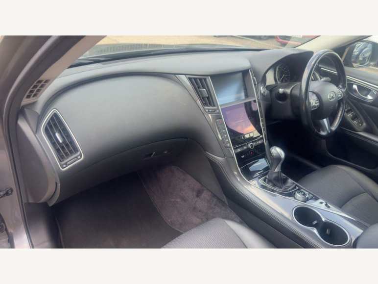 Q50 SE D AUTO