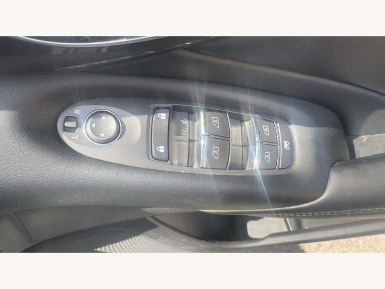 Q50 SE D AUTO