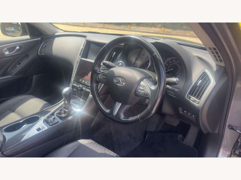 Q50 SE D AUTO