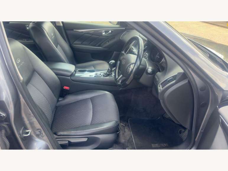 Q50 SE D AUTO