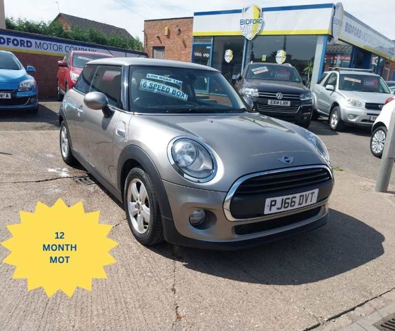 MINI HATCHBACK