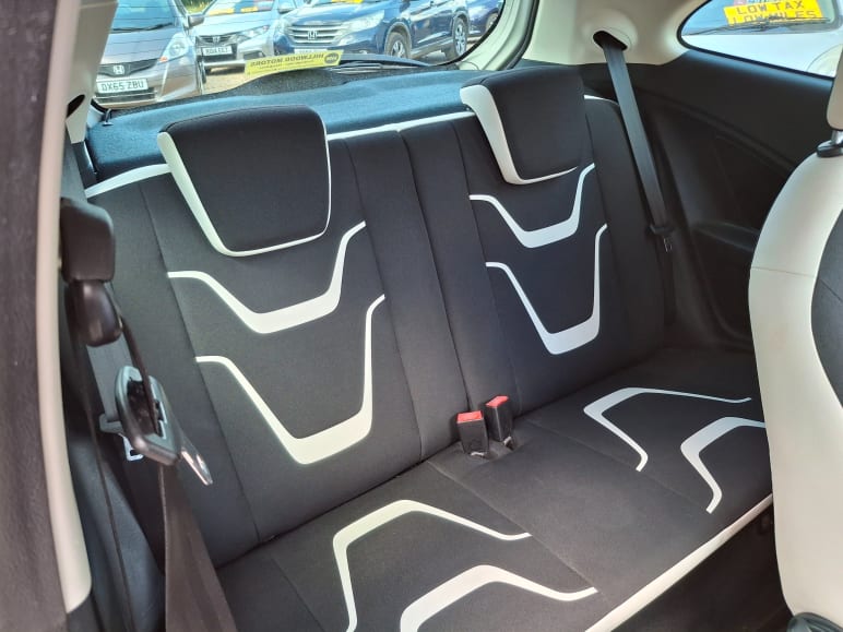 1.2 Zetec White Edition 3dr