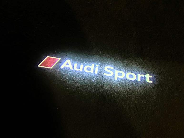 Performance Carbon Black V10 Quattro Semi-Auto 4WD