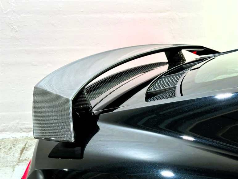 Performance Carbon Black V10 Quattro Semi-Auto 4WD