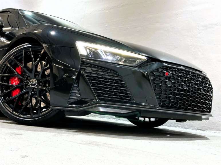 Performance Carbon Black V10 Quattro Semi-Auto 4WD