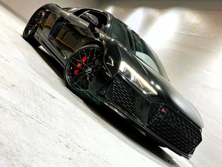 Performance Carbon Black V10 Quattro Semi-Auto 4WD