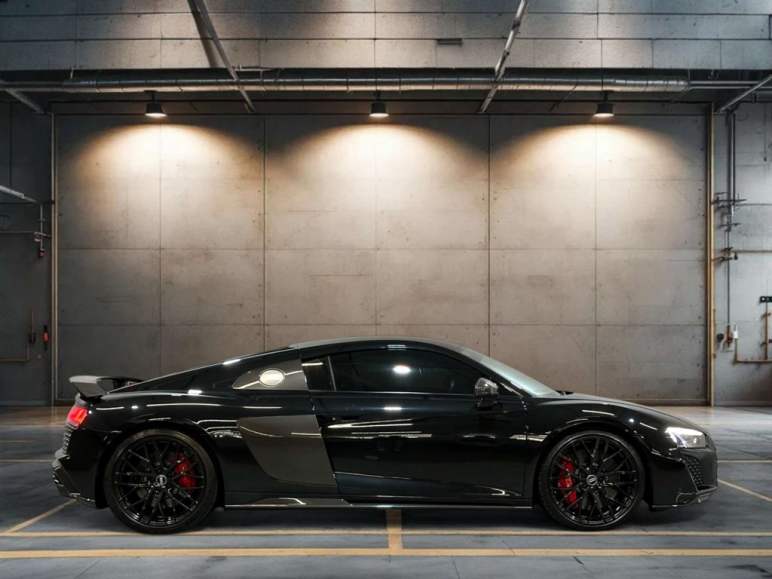 Performance Carbon Black V10 Quattro Semi-Auto 4WD