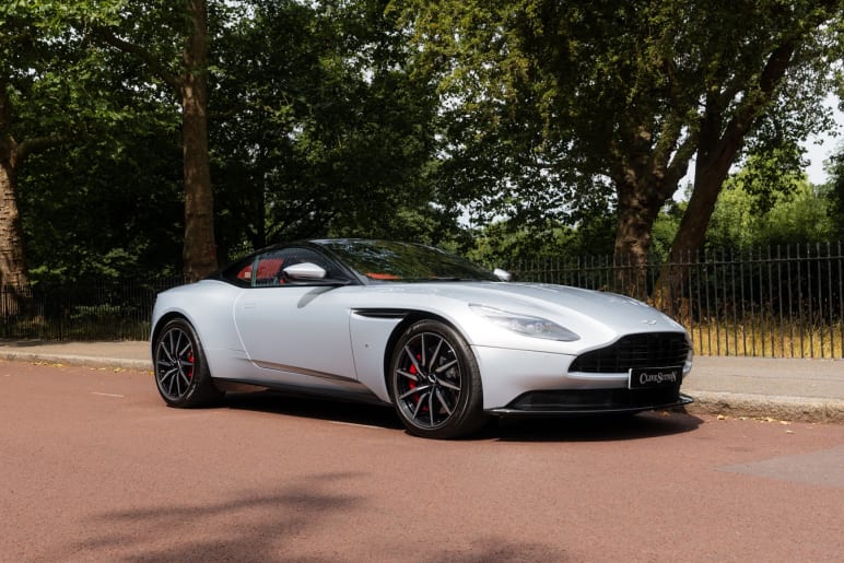 ASTON MARTIN DB11