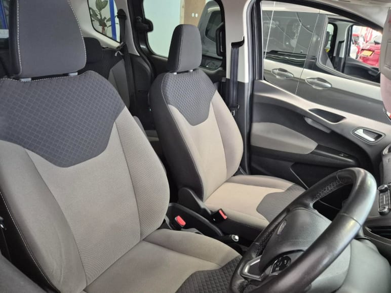 1.0 EcoBoost Zetec 5dr