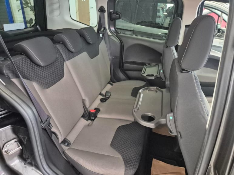 1.0 EcoBoost Zetec 5dr