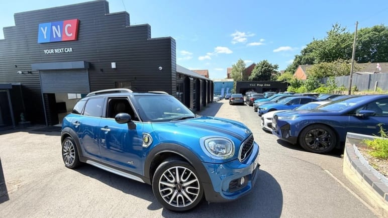 MINI COUNTRYMAN