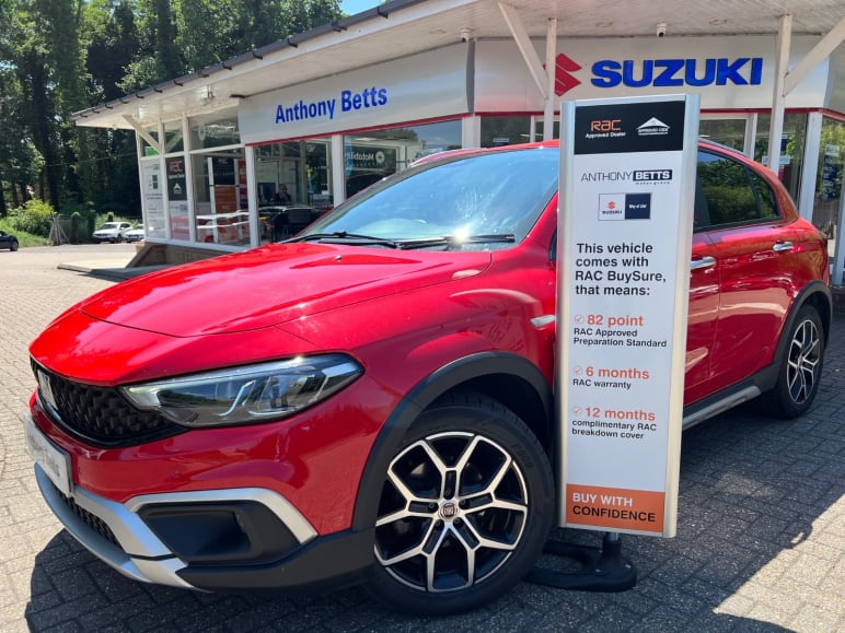 FIAT TIPO CROSS