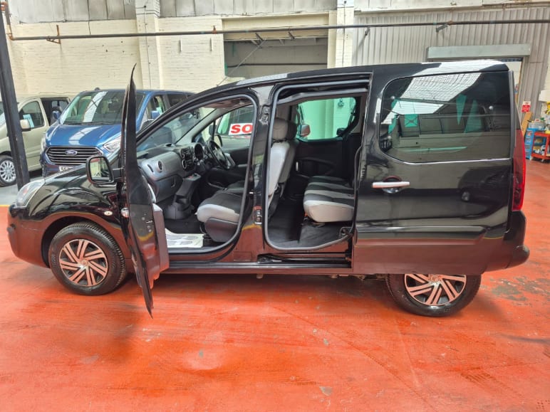 1.6 BlueHDi 100 Feel Edition 5dr ETG6