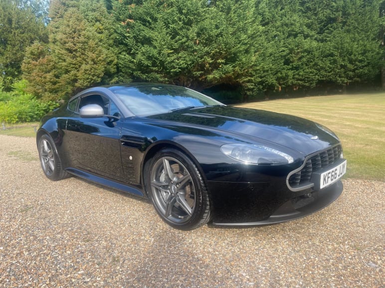 ASTON MARTIN VANTAGE