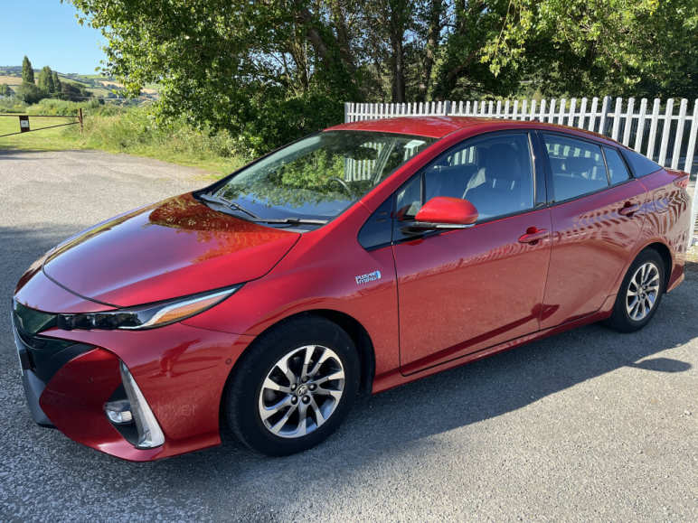 TOYOTA PRIUS