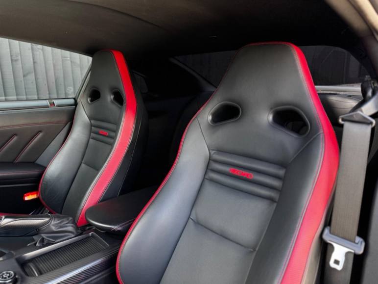3.8 V6 Recaro Auto 4WD Euro 6 2dr