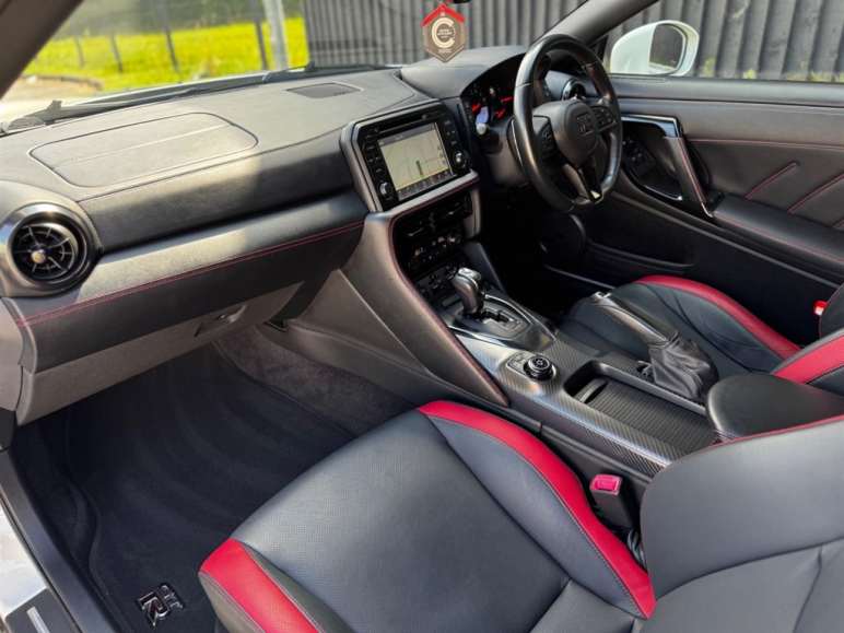 3.8 V6 Recaro Auto 4WD Euro 6 2dr