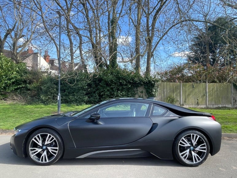 1.5 i8 Coupe Protonic Frozen Black Edition