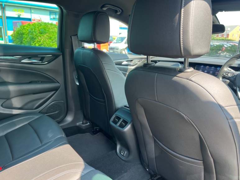2.0 Turbo 200 SRi VX-Line Nav 5dr Auto