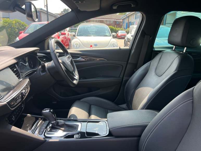 2.0 Turbo 200 SRi VX-Line Nav 5dr Auto