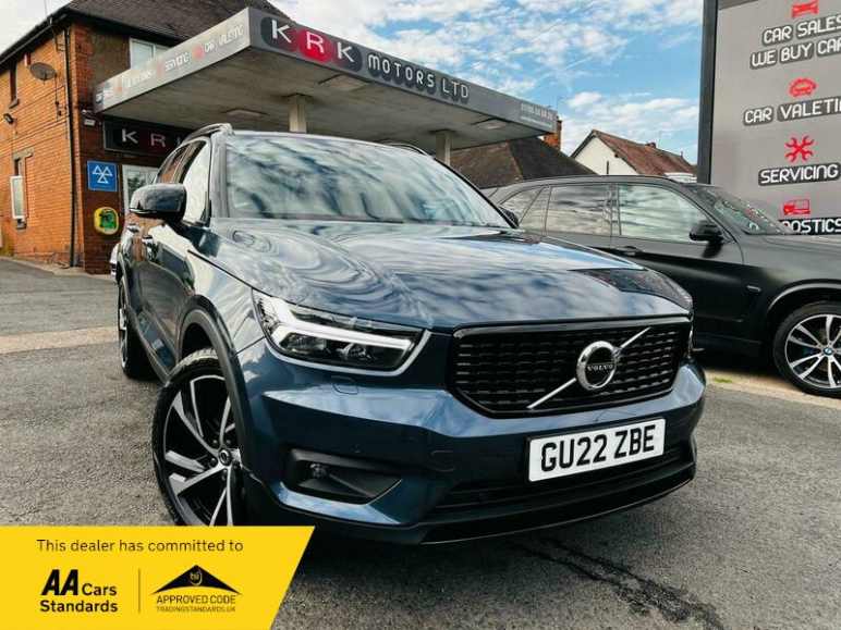 VOLVO XC40