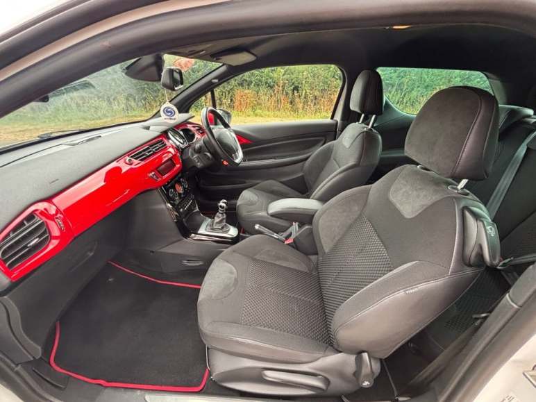 1.6 e-HDi Airdream DSport Red Hatchback 3dr Diesel