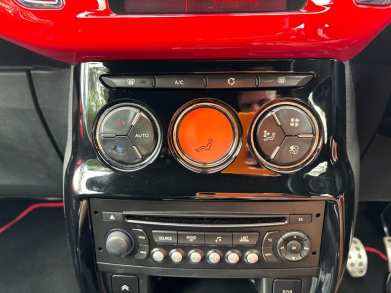 1.6 e-HDi Airdream DSport Red Hatchback 3dr Diesel