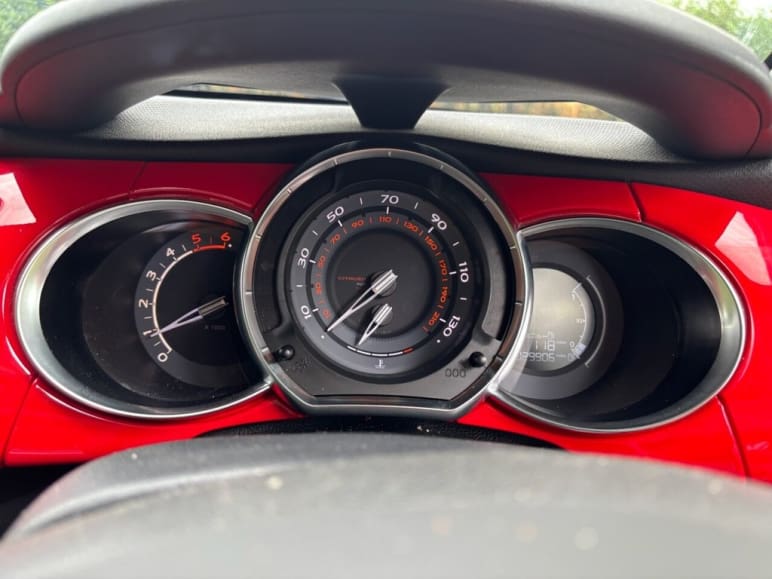 1.6 e-HDi Airdream DSport Red Hatchback 3dr Diesel