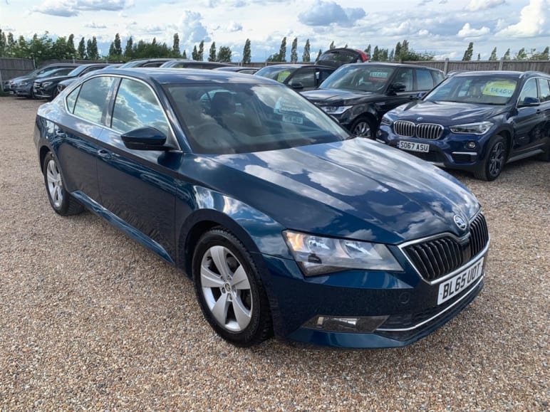 SKODA SUPERB