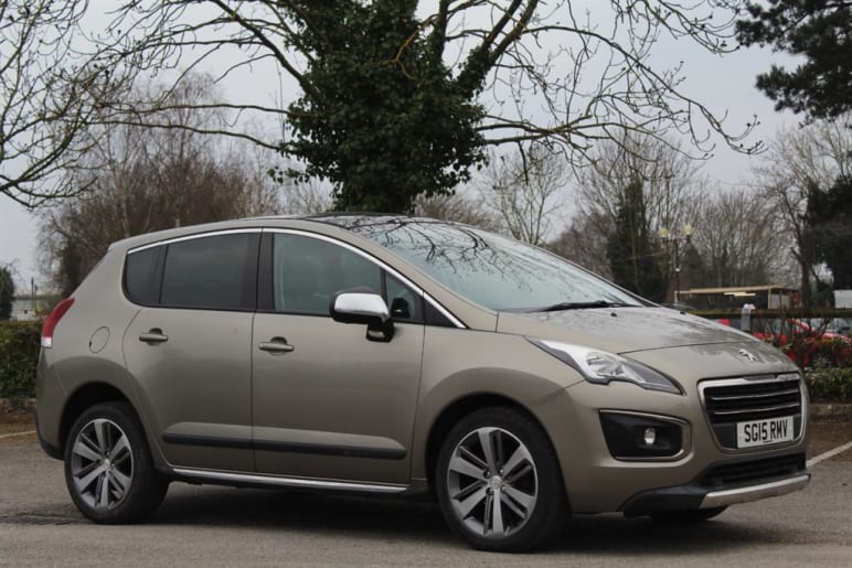 PEUGEOT 3008
