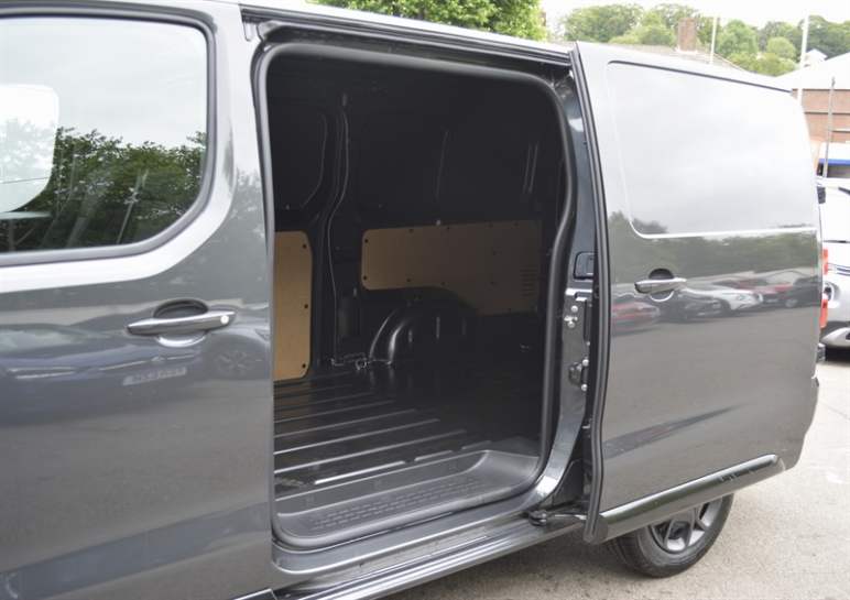 2.0 Turbo D 3100 Pro XL Panel Van 6dr Diesel Manual LWB H1 Euro 6 (145 ps)