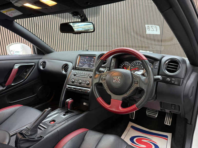 3.8 V6 Recaro Auto 4wd Euro 6 2dr