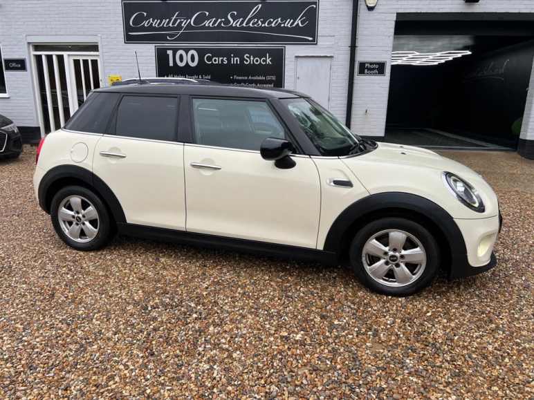 MINI HATCHBACK