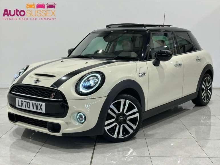 MINI HATCHBACK